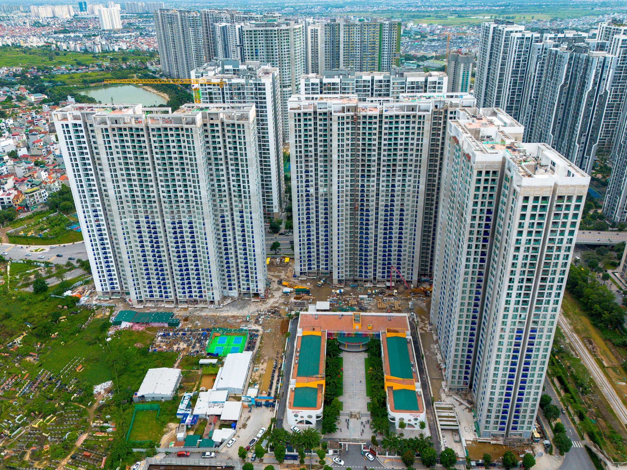 Hai gọng kìm đang "bóp nghẹt" thị trường BĐS 2026 khiến giao dịch có nguy cơ "đóng băng"